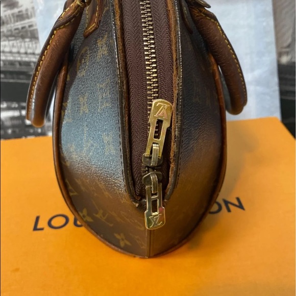 Authentic Louis Vuitton Monogram Ellipse Tote Handbag - Picture 9 of 14